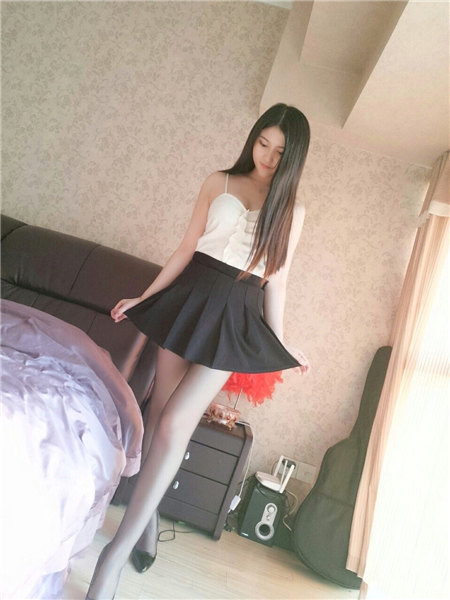 日韩无人区一卡2卡三卡4卡仙中文版