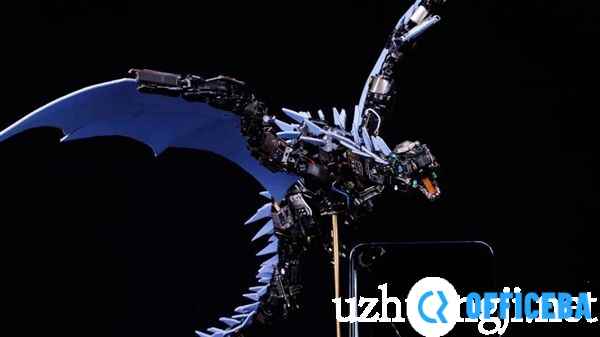 两部小米11拼成一条机械龙 雷军：太酷了！